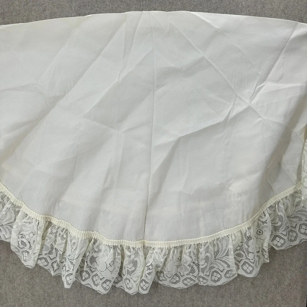Vintage Cream Ivory Lace Trim Tablecloth Ruffle Hem‎ 70